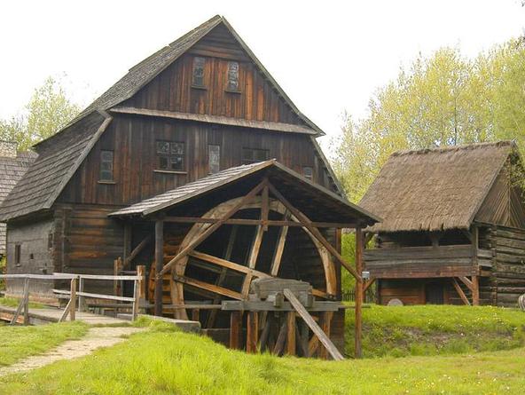 stary dom z drewna